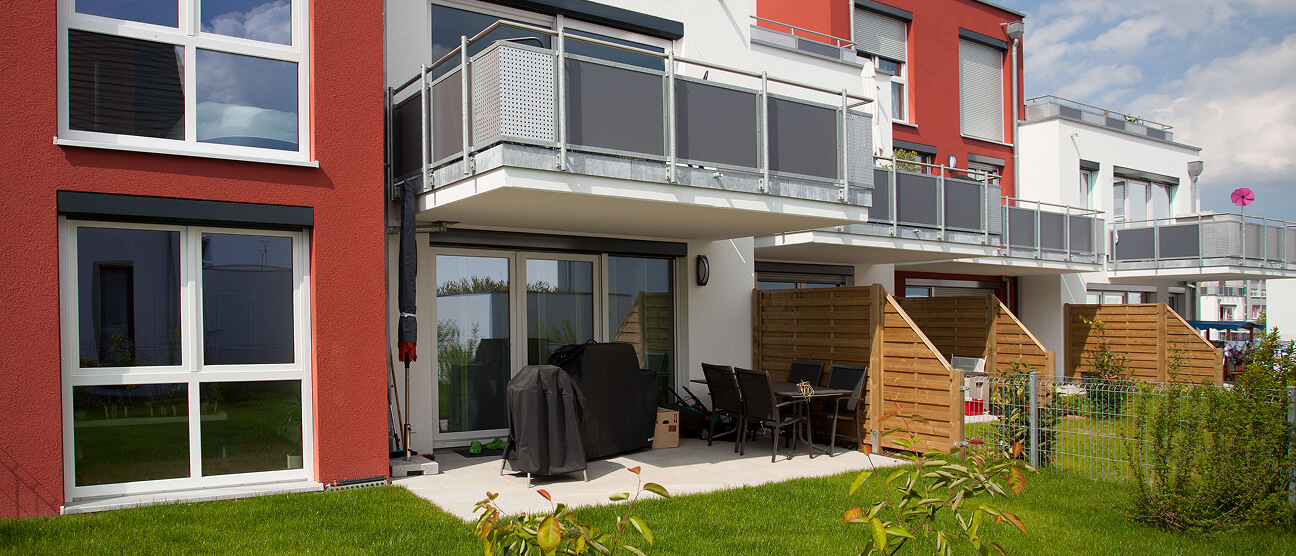 Mehrfamilienhaus in der Drescherstrasse, Aussenansicht vom Garten mit Terrassen