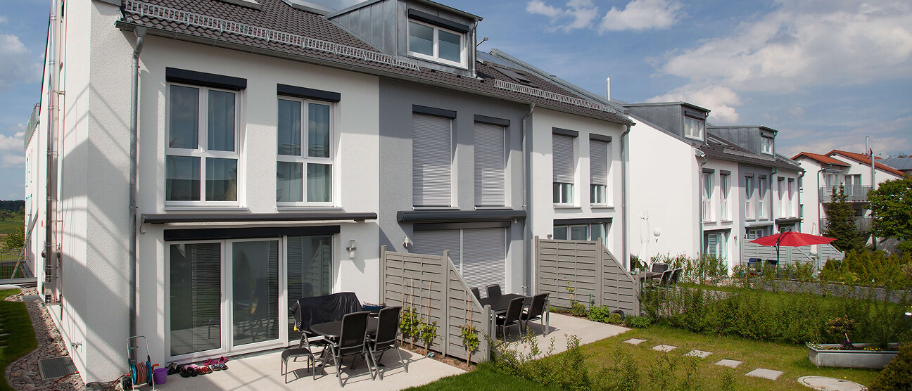 Doppelhaushälften in der Marianstrasse, Aussenansicht mit Terrassen