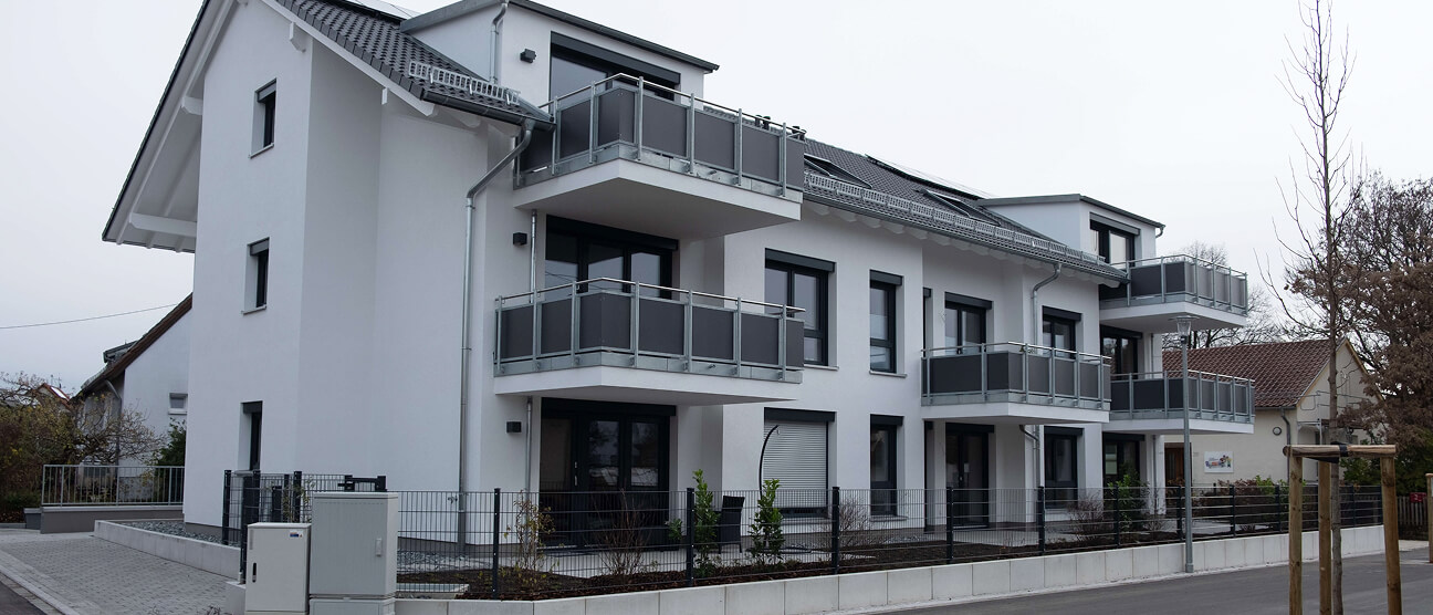 Mehrfamilienhaus in der Rosenstrasse, Aussenansicht mit Balkone